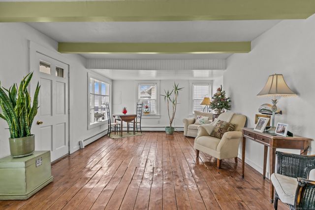 76 New Shore Road, Waterford, CT 06385