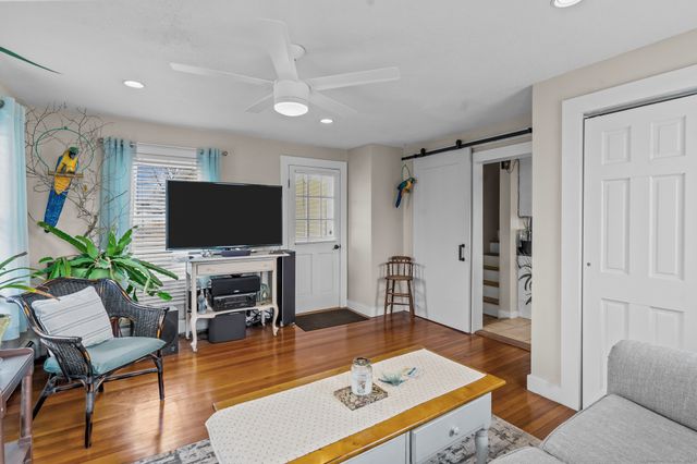 76 New Shore Road, Waterford, CT 06385