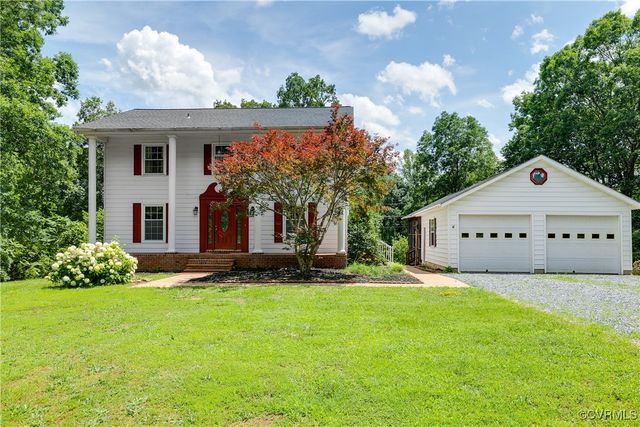14261 Thomas Dr, Woodford, VA 22580