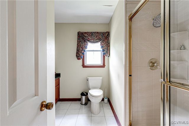 14261 Thomas Dr, Woodford, VA 22580