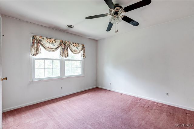 14261 Thomas Dr, Woodford, VA 22580