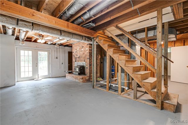 14261 Thomas Dr, Woodford, VA 22580