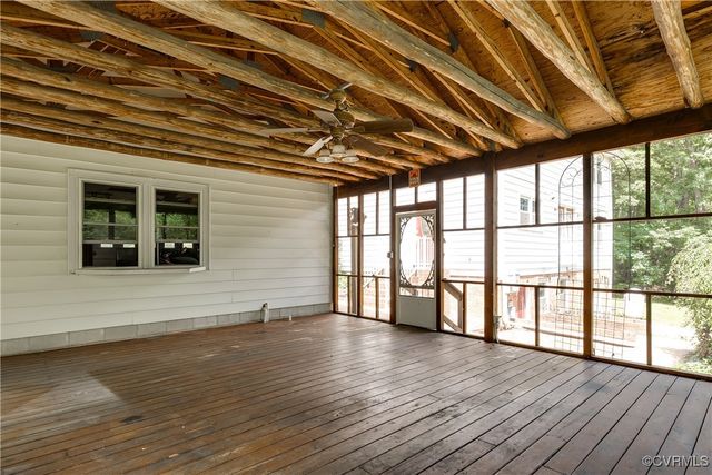 14261 Thomas Dr, Woodford, VA 22580