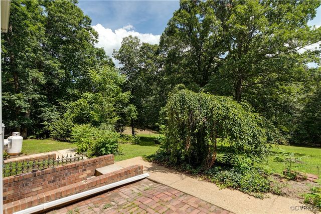 14261 Thomas Dr, Woodford, VA 22580