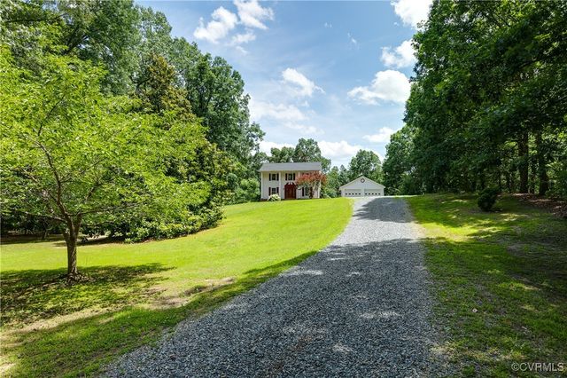14261 Thomas Dr, Woodford, VA 22580