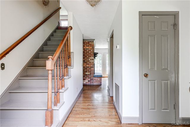 14261 Thomas Dr, Woodford, VA 22580