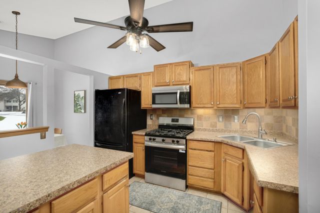 3628 Gershwin Lane N, Oakdale, MN 55128