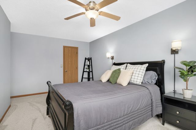 3628 Gershwin Lane N, Oakdale, MN 55128