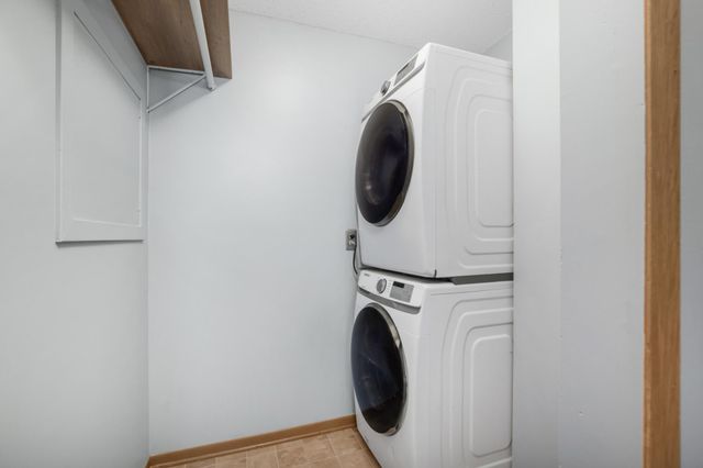 3628 Gershwin Lane N, Oakdale, MN 55128