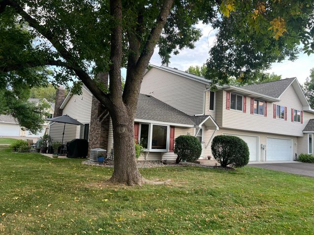 3628 Gershwin Lane N, Oakdale, MN 55128