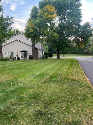 3628 Gershwin Lane N, Oakdale, MN 55128