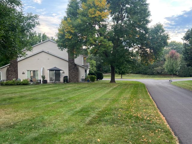 3628 Gershwin Lane N, Oakdale, MN 55128