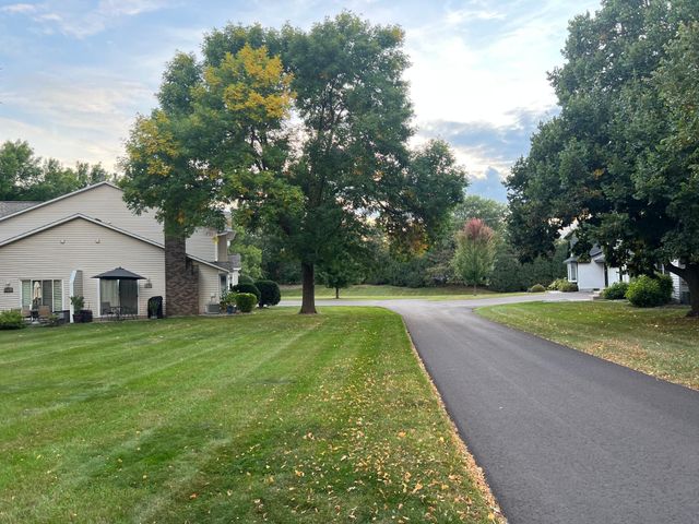 3628 Gershwin Lane N, Oakdale, MN 55128