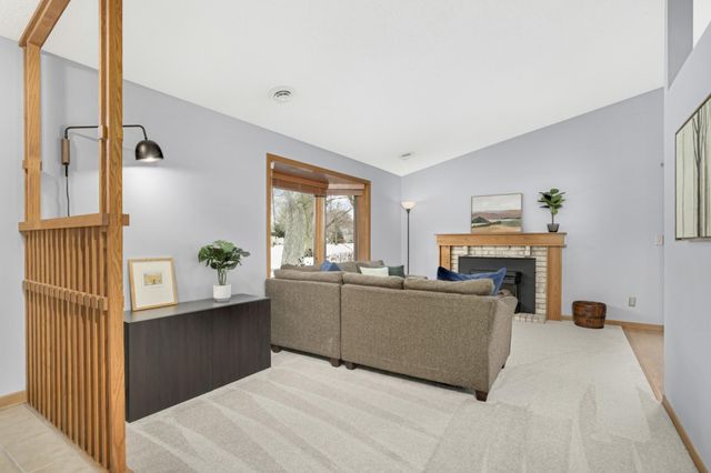 3628 Gershwin Lane N, Oakdale, MN 55128