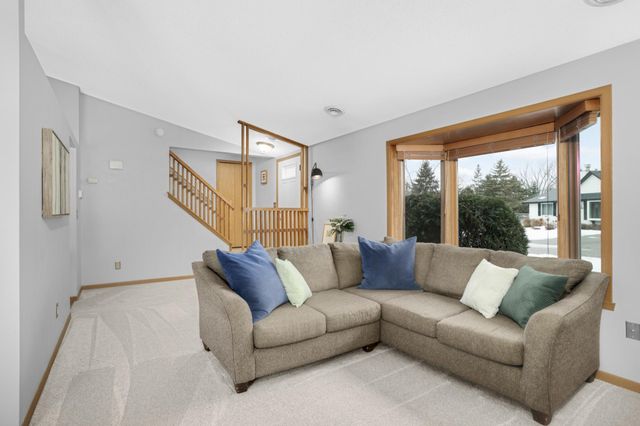 3628 Gershwin Lane N, Oakdale, MN 55128