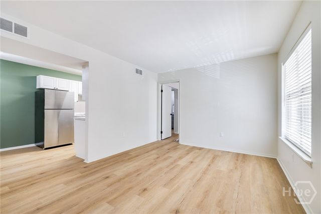 401 N Cromwell Road T-5, Savannah, GA 31410