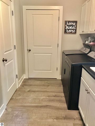 2233 Amber Lane # A, Mt Pleasant, MI 48858