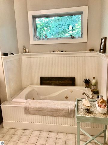 2233 Amber Lane # A, Mt Pleasant, MI 48858