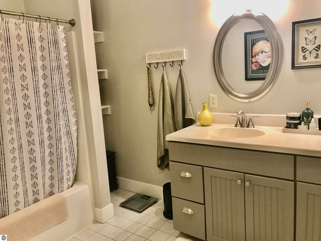 2233 Amber Lane # A, Mt Pleasant, MI 48858