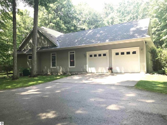 2233 Amber Lane # A, Mt Pleasant, MI 48858