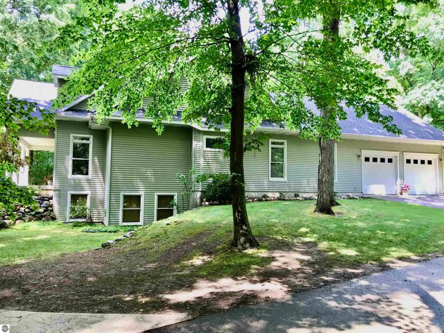 2233 Amber Lane # A, Mt Pleasant, MI 48858