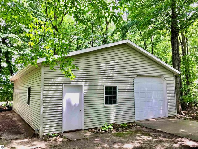 2233 Amber Lane # A, Mt Pleasant, MI 48858