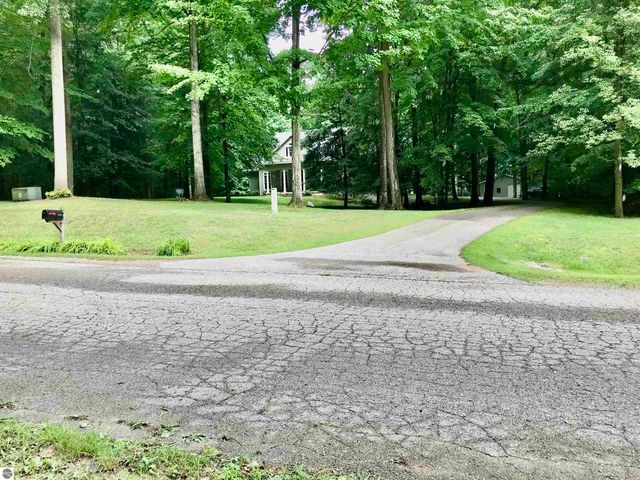 2233 Amber Lane # A, Mt Pleasant, MI 48858