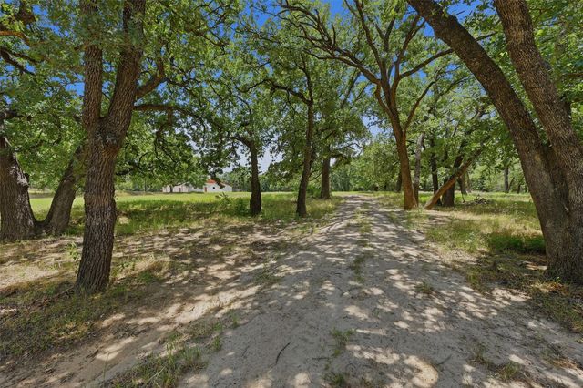 7154 E Fm 922, Valley View, TX 76272