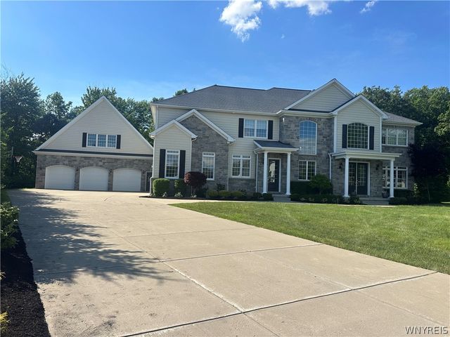 9822 Willowleaf Court, Clarence, NY 14032