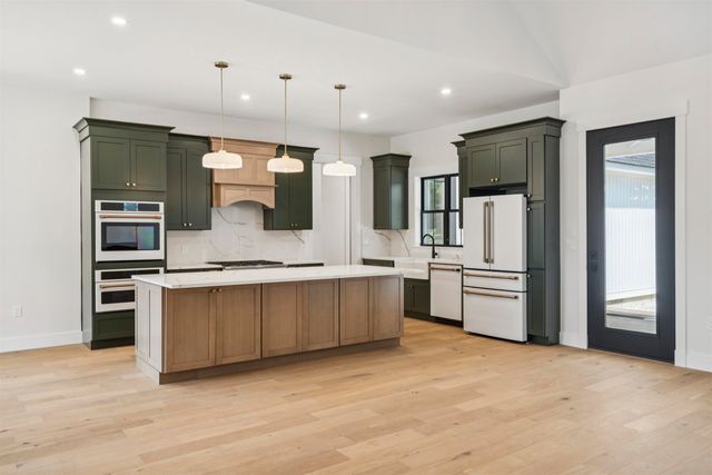 1 Jaytee Drive, Alton, NH 03809
