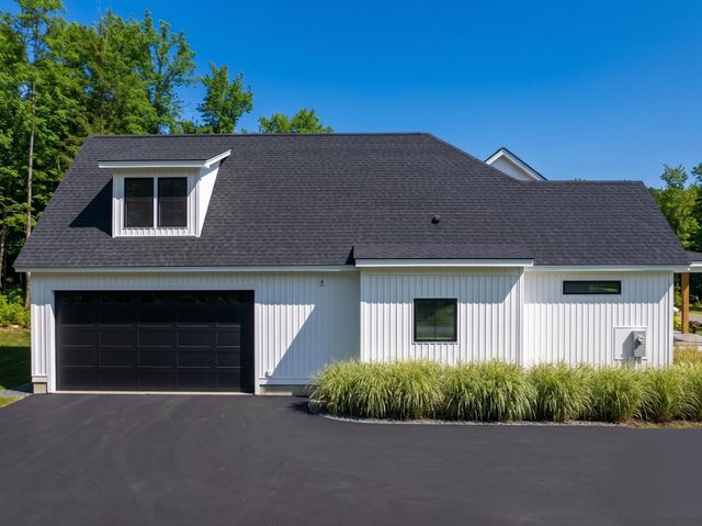 1 Jaytee Drive, Alton, NH 03809