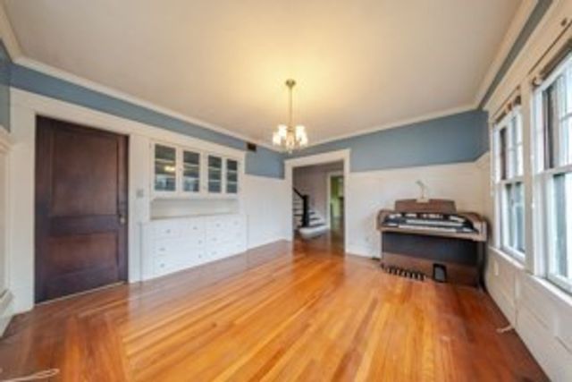 52 Herman St, Springfield, MA 01108