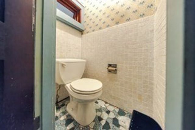 52 Herman St, Springfield, MA 01108