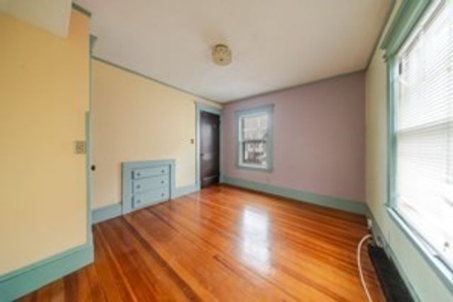 52 Herman St, Springfield, MA 01108