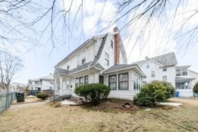 52 Herman St, Springfield, MA 01108