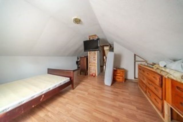 52 Herman St, Springfield, MA 01108