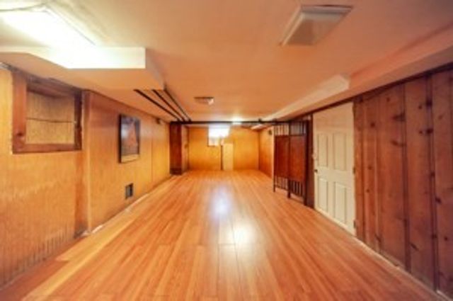 52 Herman St, Springfield, MA 01108