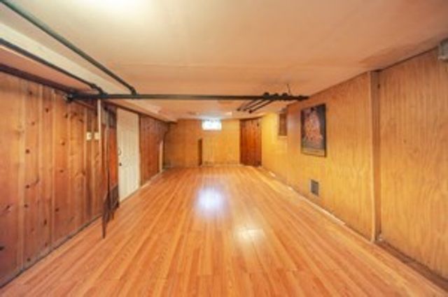 52 Herman St, Springfield, MA 01108