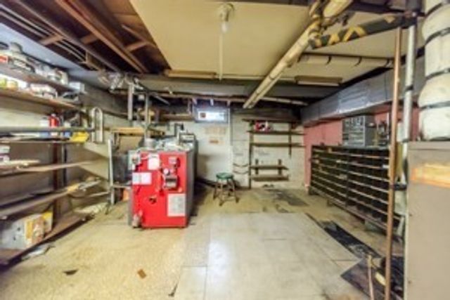 52 Herman St, Springfield, MA 01108