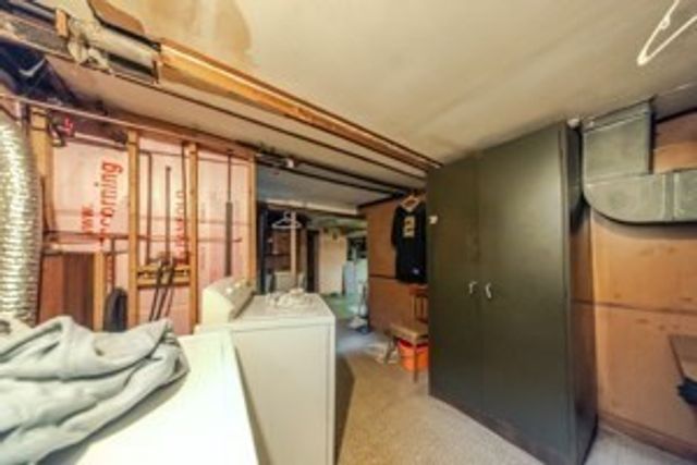 52 Herman St, Springfield, MA 01108