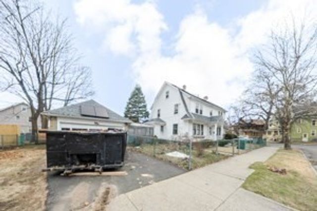 52 Herman St, Springfield, MA 01108