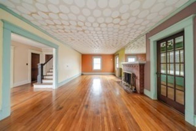 52 Herman St, Springfield, MA 01108