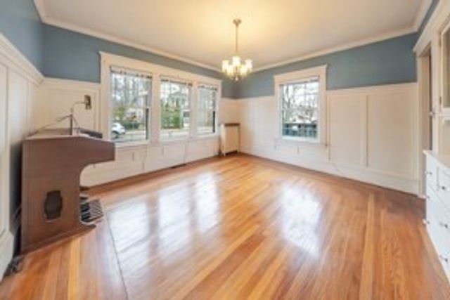 52 Herman St, Springfield, MA 01108