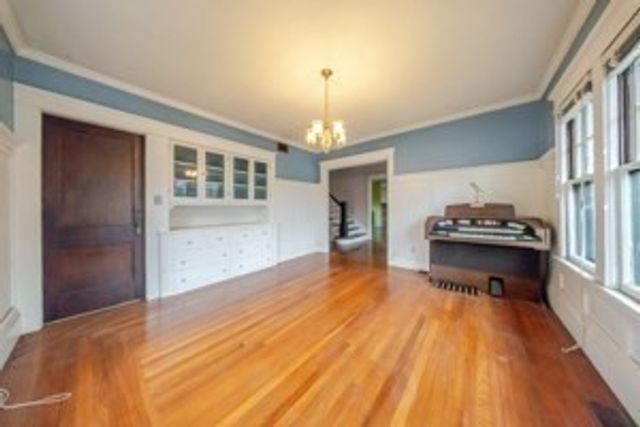 52 Herman St, Springfield, MA 01108