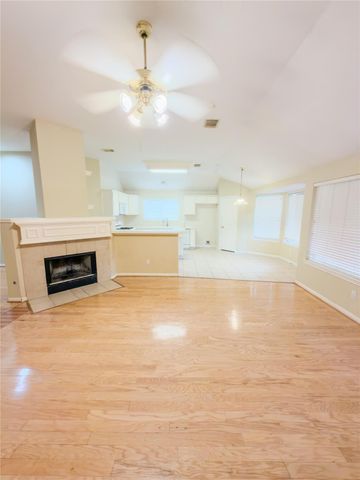 818 Presley Way, Sugar Land, TX 77479