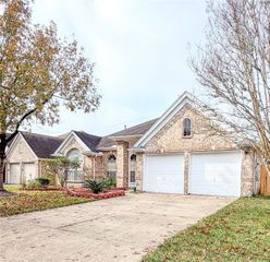 818 Presley Way, Sugar Land, TX 77479