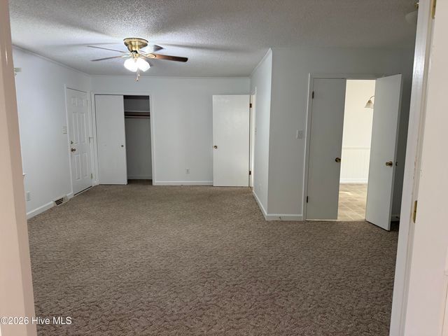 2992 Cherry Lane, Kinston, NC 28504
