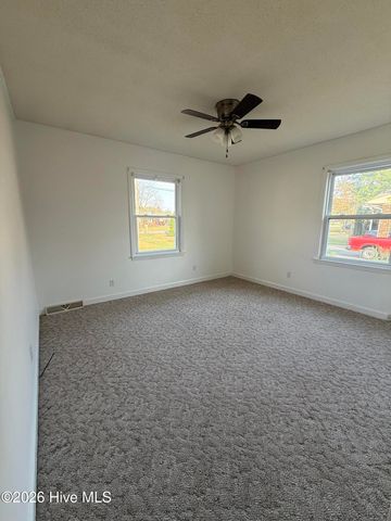 2992 Cherry Lane, Kinston, NC 28504
