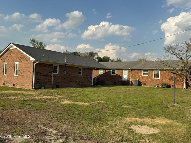 2992 Cherry Lane, Kinston, NC 28504