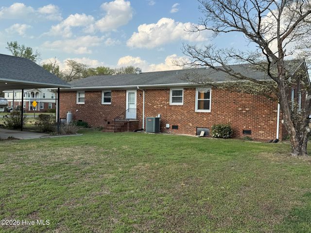 2992 Cherry Lane, Kinston, NC 28504